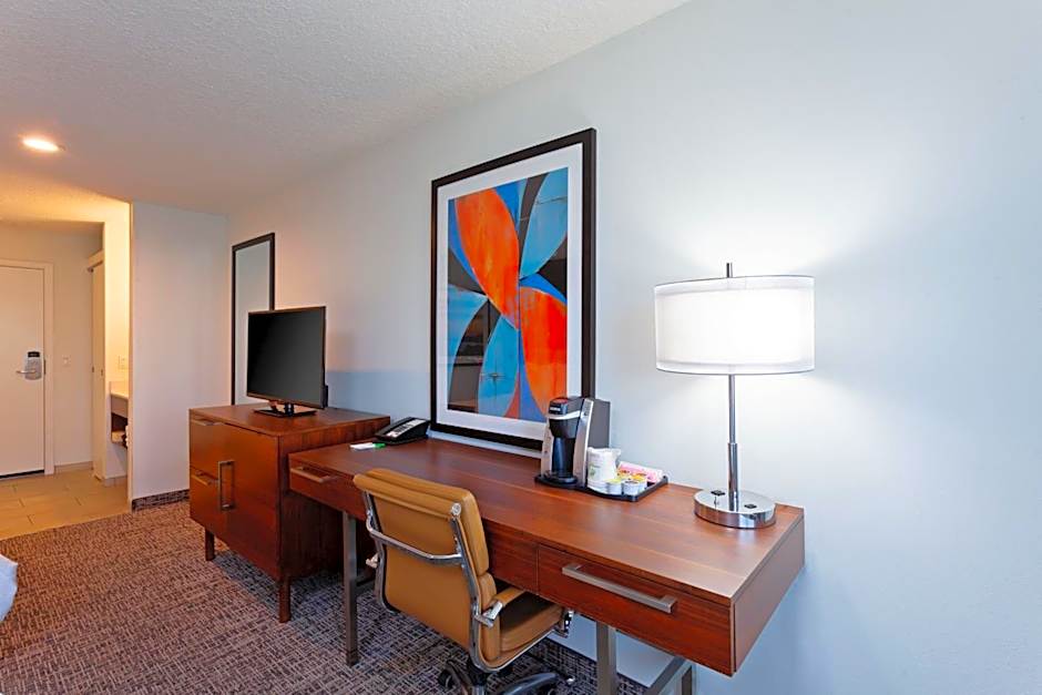 Holiday Inn & Suites San Mateo - SFO By IHG
