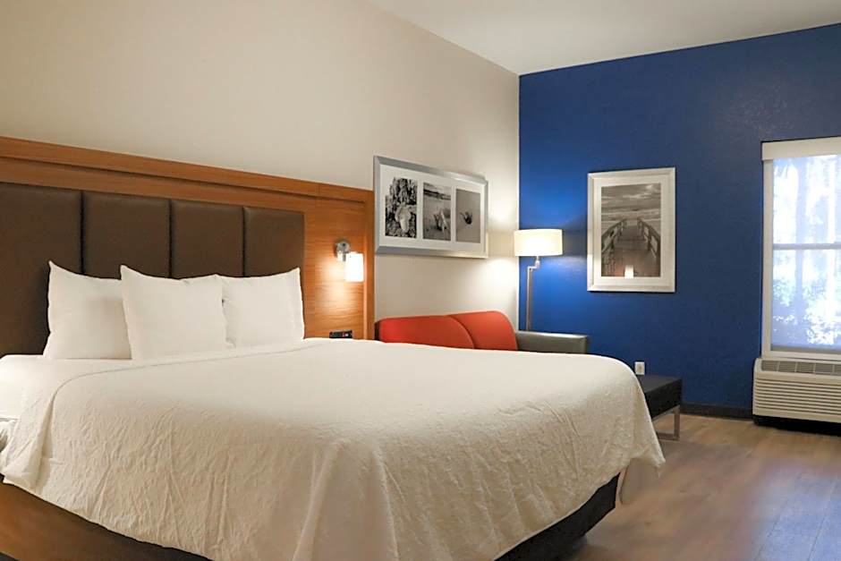 Days Inn & Suites by Wyndham Fort Myers Near JetBlue Park