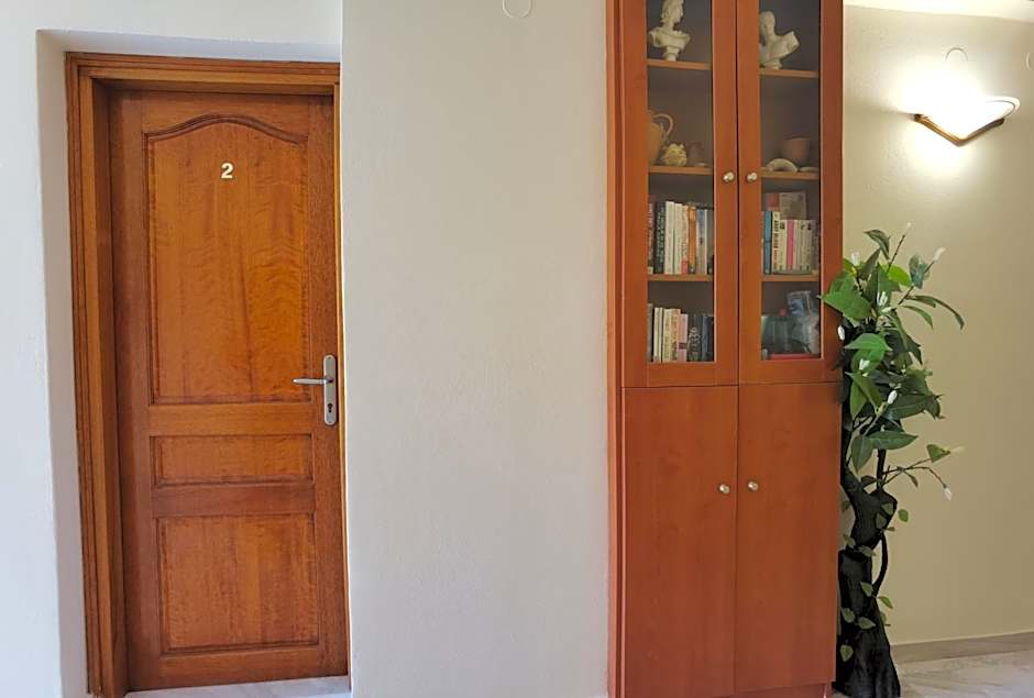 Vlycha Beach Apartments