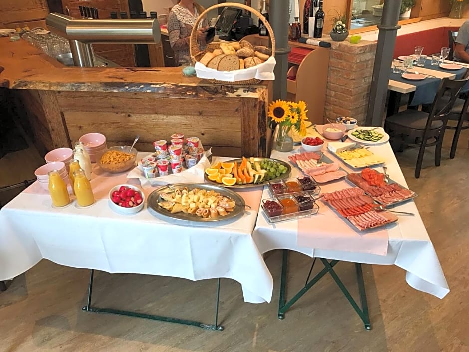 ZUM BAHNHÖFLE Restaurant & Hotel - Albbruck Am Rhein