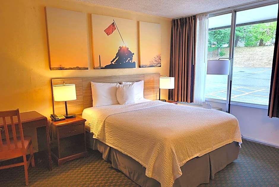 Days Inn by Wyndham Alexandria South