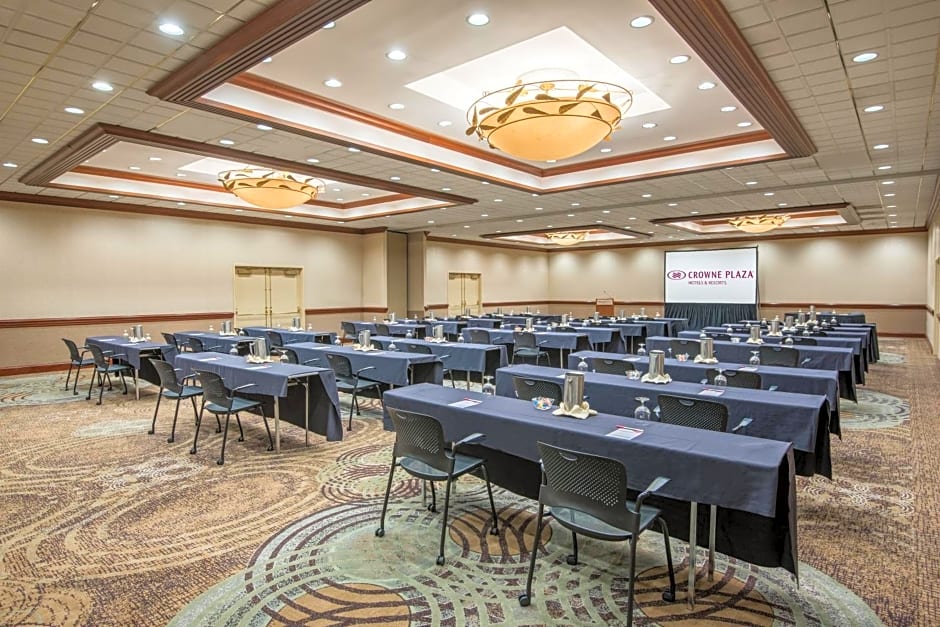Crowne Plaza Knoxville Downtown University by IHG