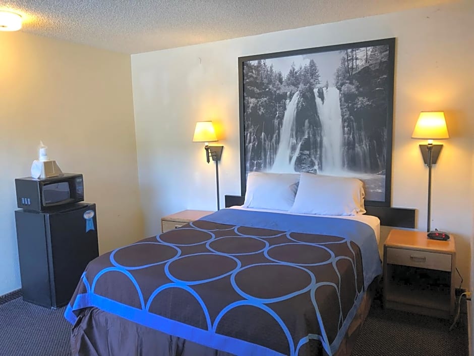 Super 8 by Wyndham Red Bluff