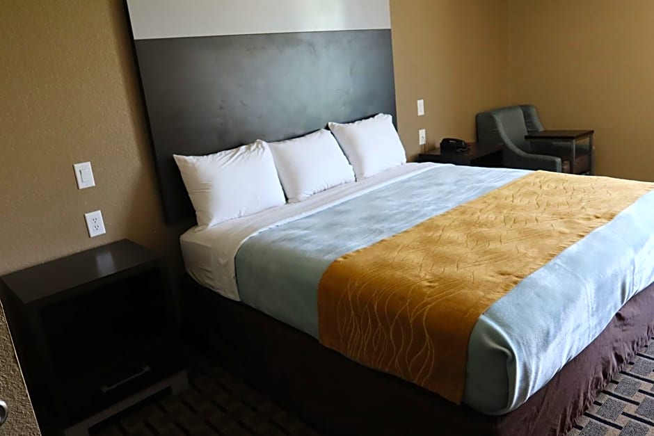 West Worth Inn & Suites White Settlement