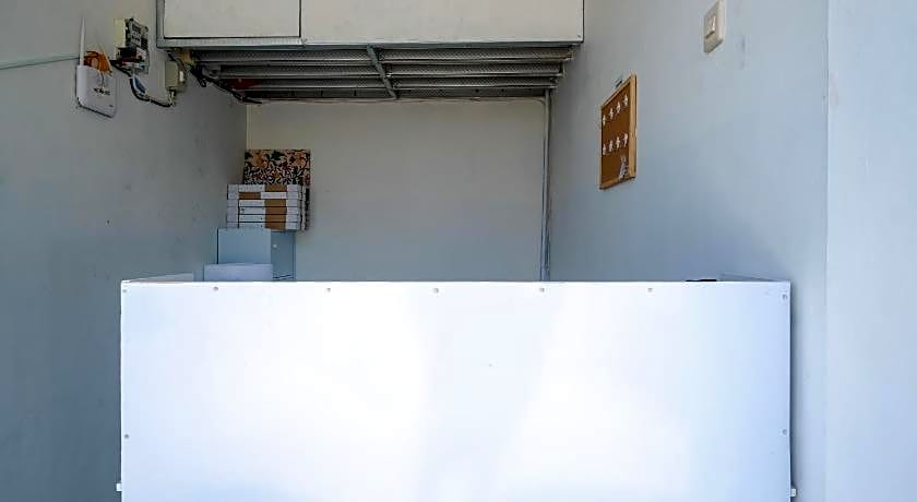 RedDoorz near Tugu Kartasura