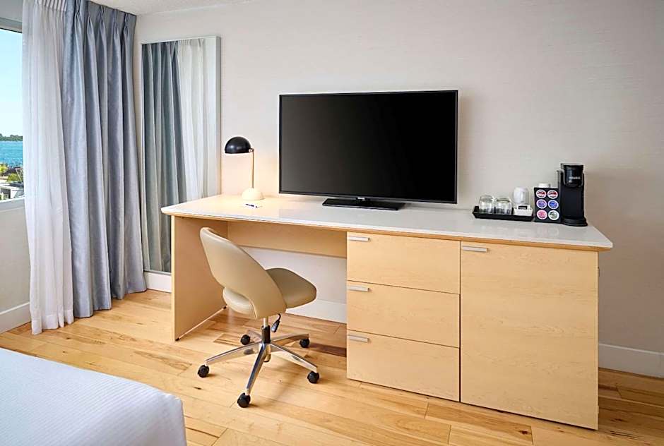 Photo 1 of 5 of 1 King Bed, Accessible