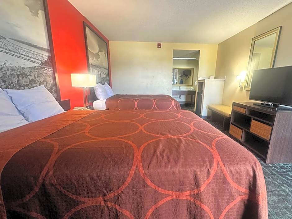 Super 8 by Wyndham Hattiesburg South