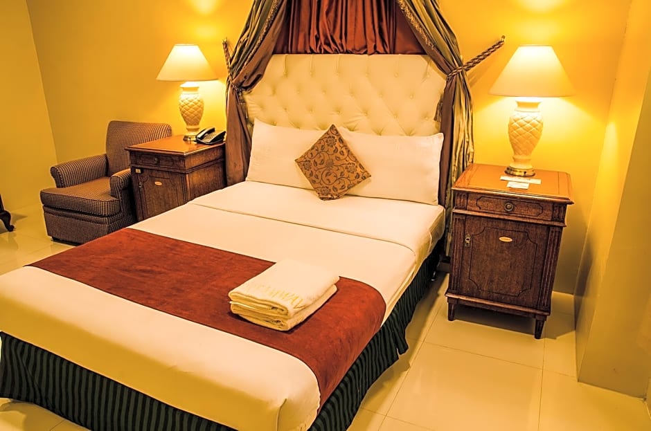 Dreamwave Hotel Lemery