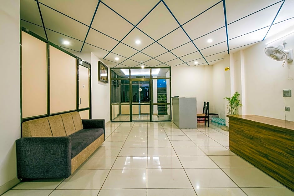 Treebo Paras Raj Near City Palace