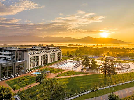 Kings' Valley Medical & Spa Hotel