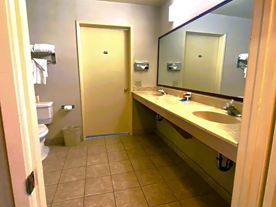 Ramada by Wyndham Los Angeles/Wilshire Center