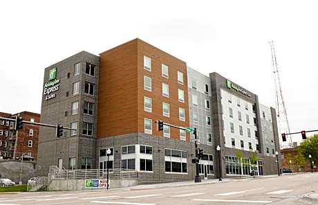 Holiday Inn Express & Suites Omaha Downtown - Old Market By IHG