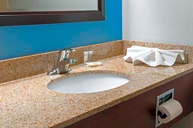 Premier Inn & Suites - Downtown Hamilton Hotel