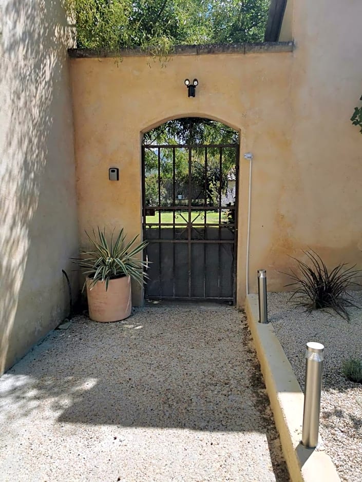 Chambre D Hotes La Dragonne – Maubec, UT