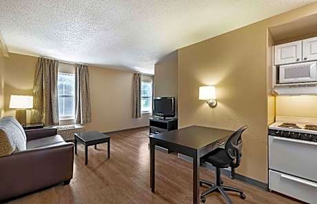 Deluxe Queen Non-Smoking