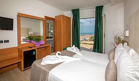 Triple Room with Partial Sea View