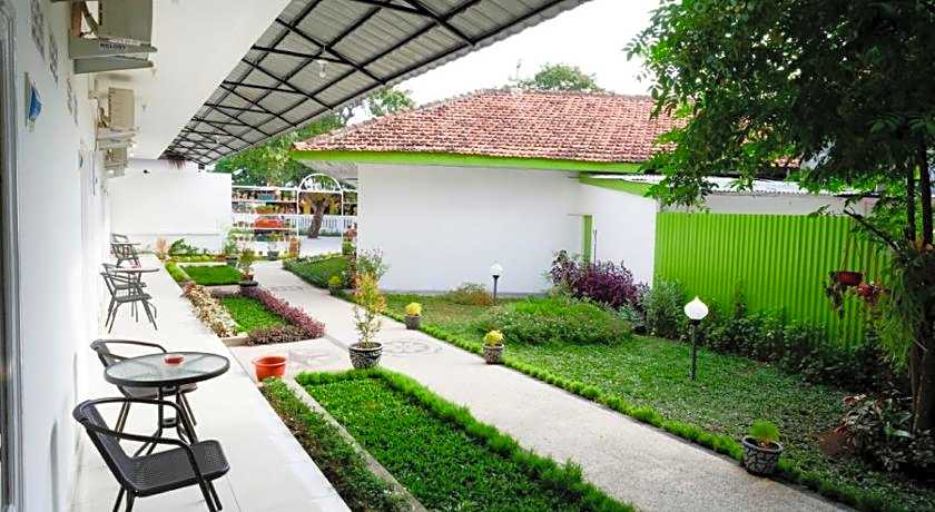 RedDoorz near Mataram University