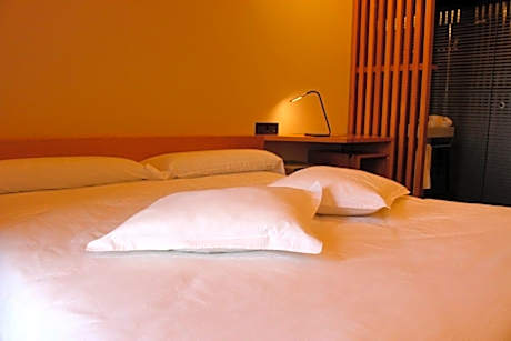 Deluxe Suite with Spa Bath