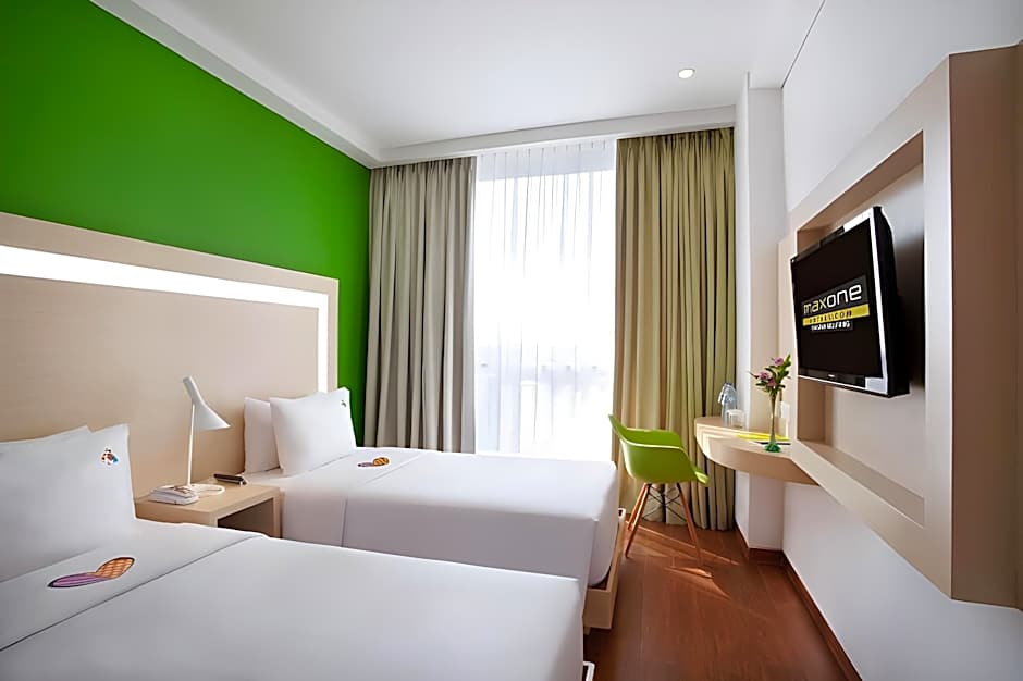 DK Belstar Hotel  Belitung