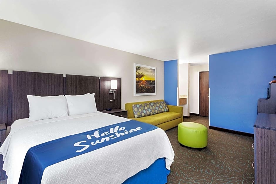 Days Inn & Suites by Wyndham East Flagstaff