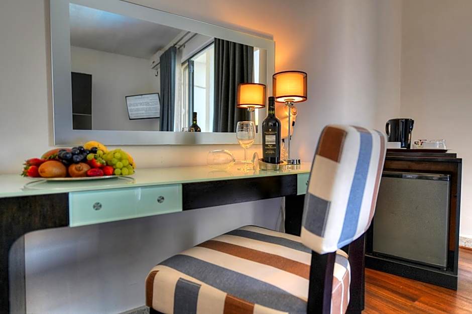 St. Julian's Bay Hotel