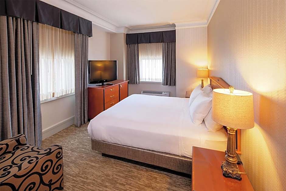 Hilton Cincinnati Netherland Plaza