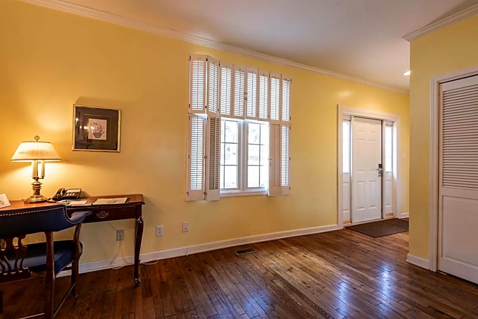 Century Suites Hotel