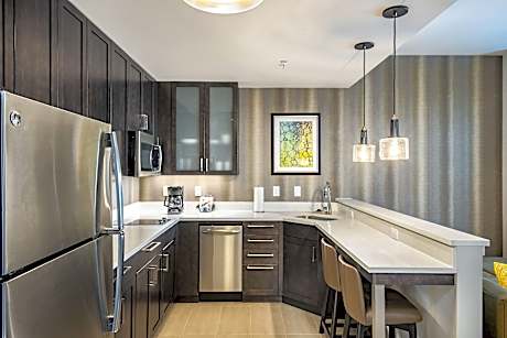 Suite, 1 Bedroom, City View (2 Queen Beds and 1 Double Sofa Bed)