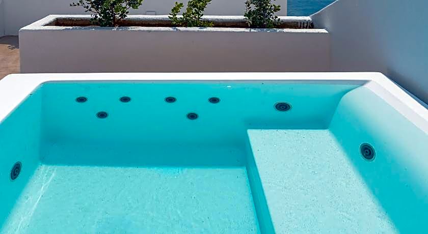 VOCA HOTEL & SUITES