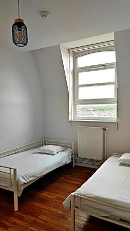 Apartment with Shower