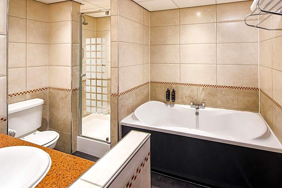 Mercure Chester Abbots Well Hotel