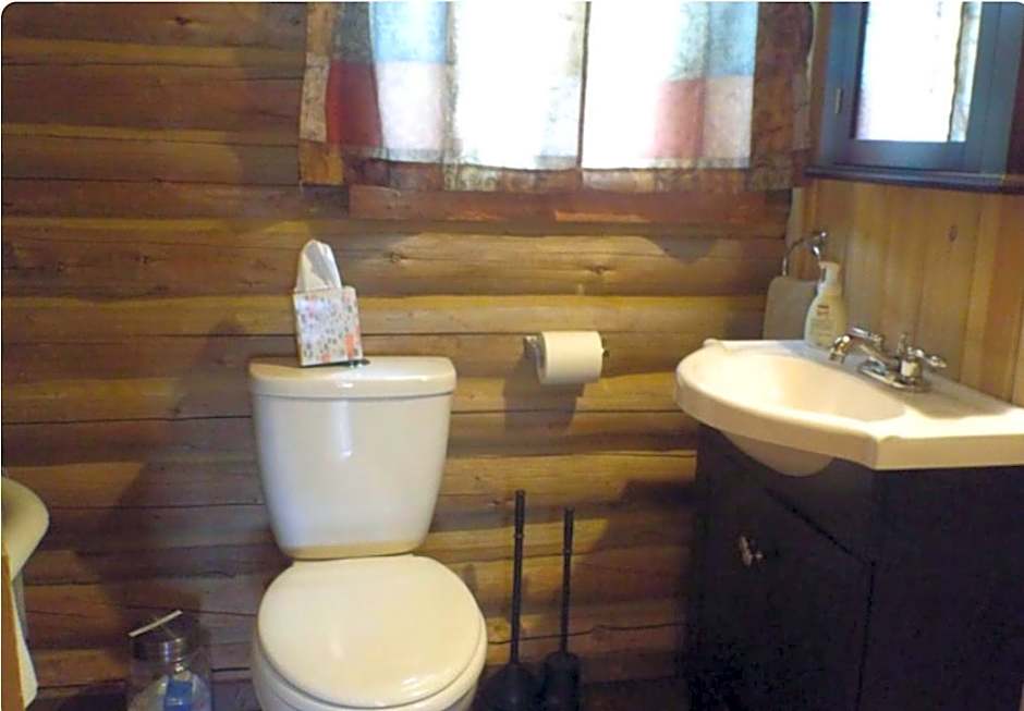 Sportsman Lodge Melrose MT