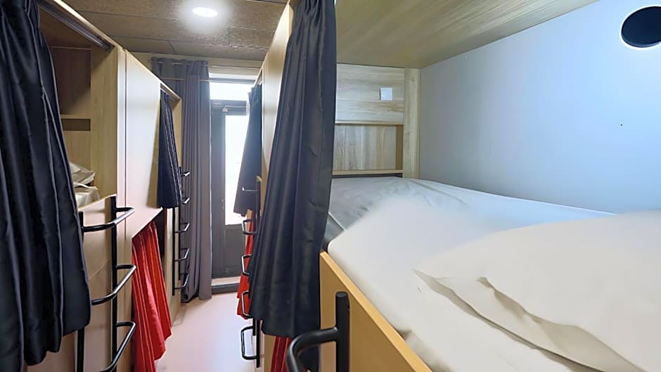 Ideal Youth Hostel