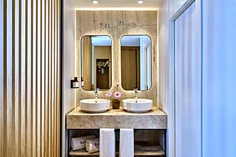 Double Superior Room With Nature Reserve