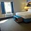Days Inn & Suites by Wyndham Columbus NE