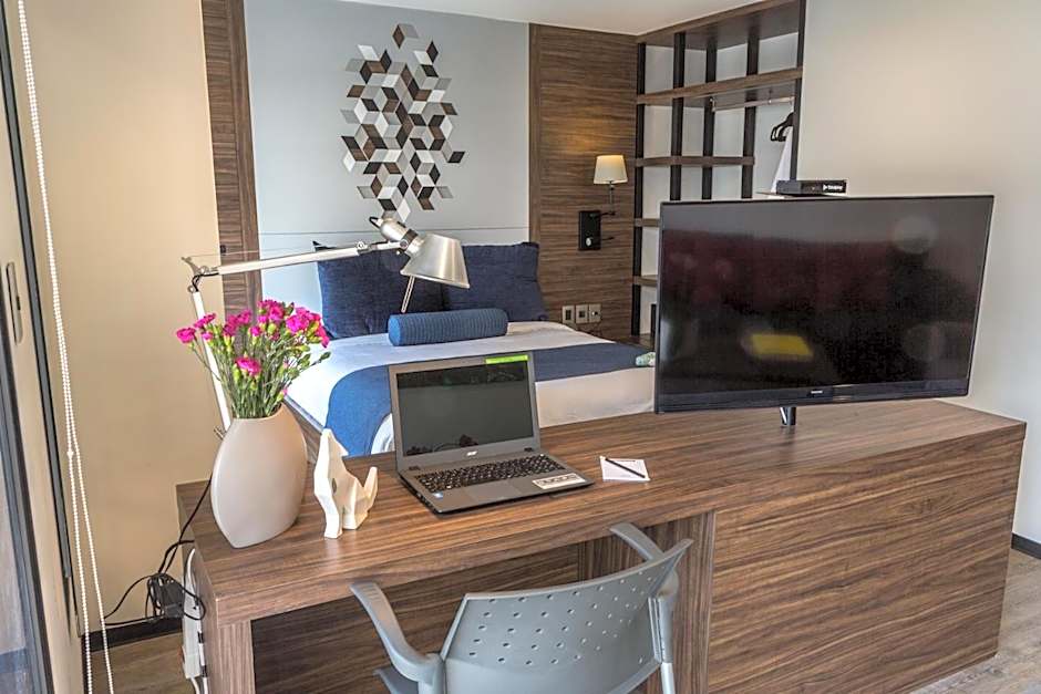 FlowSuites WTC