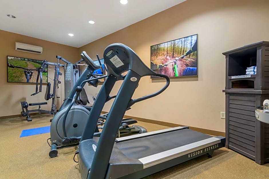 Best Western Plus Butterfield Inn