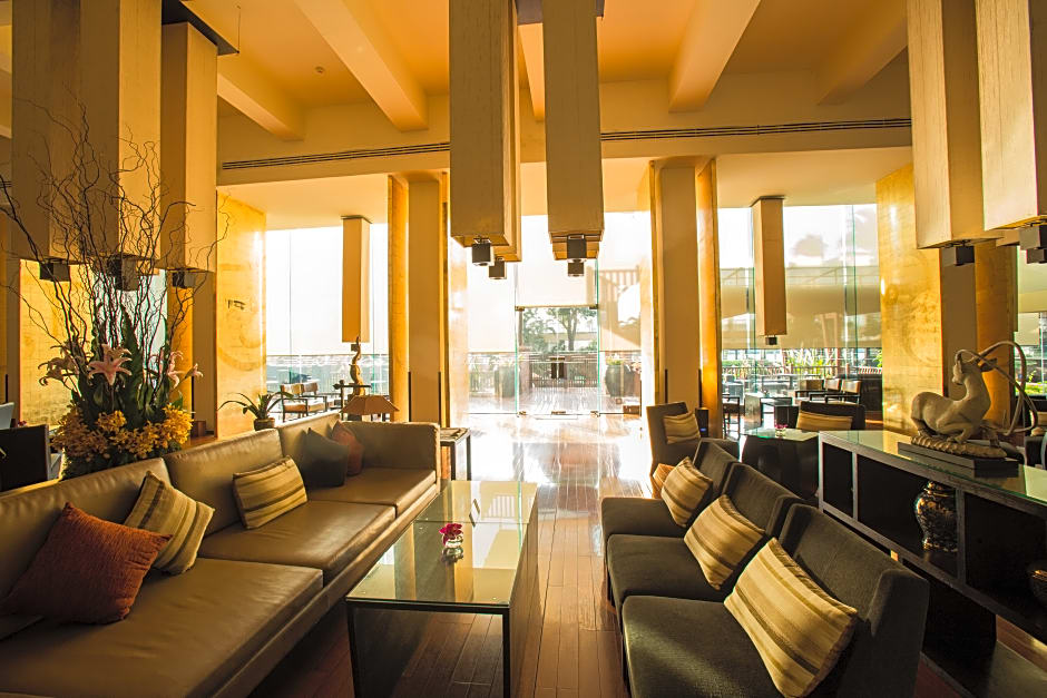 Ramada Plaza by Wyndham Bangkok Menam Riverside