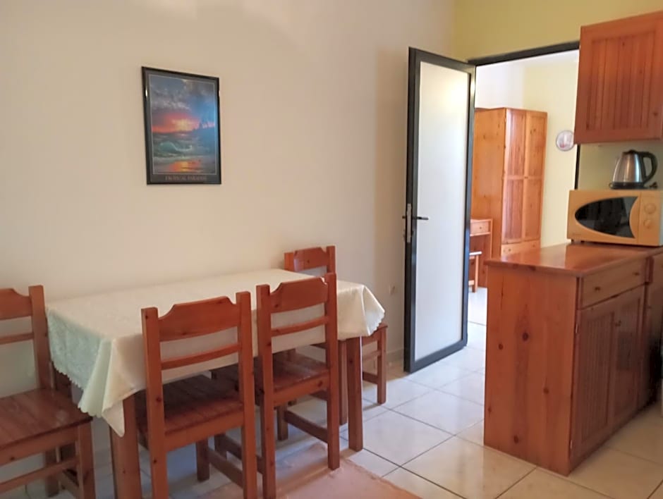 Ero Aegina Hospitality