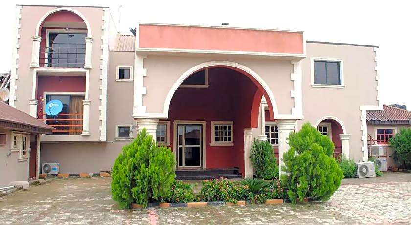 Aquatic Suites & Lounge