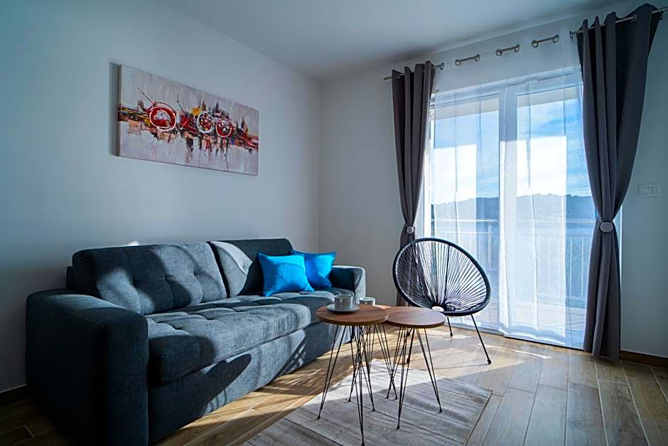 Tisno Laurel Apartments