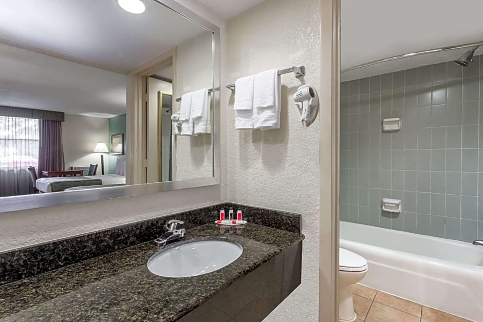 Baymont by Wyndham Sarasota