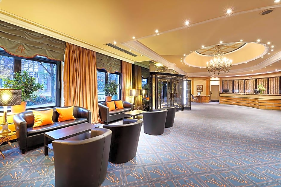 Photo 1 of 49 of Hotel Regent