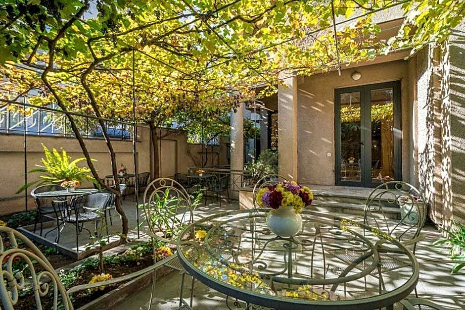 Iliani Hotel