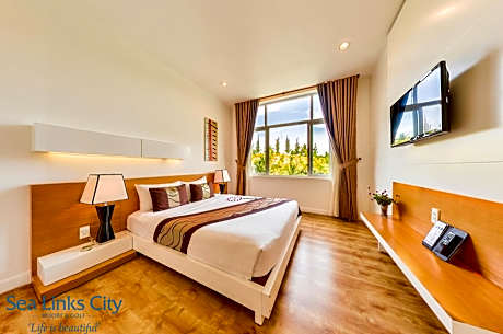 One-Bedroom Apartment with Garden View