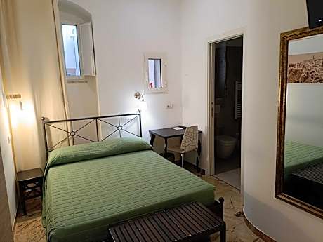 camera 3-Matrimoniale-Economica-Bagno privato con doccia