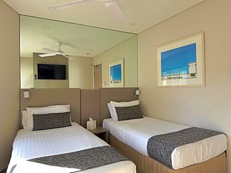 Motel Twin Bed Ocean View