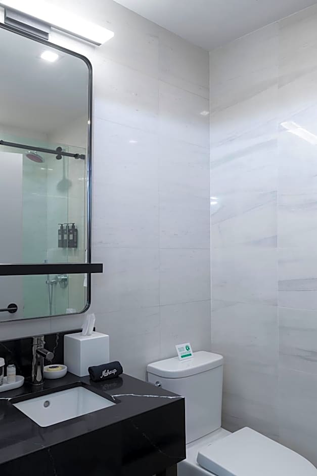 Broadway Plaza Hotel