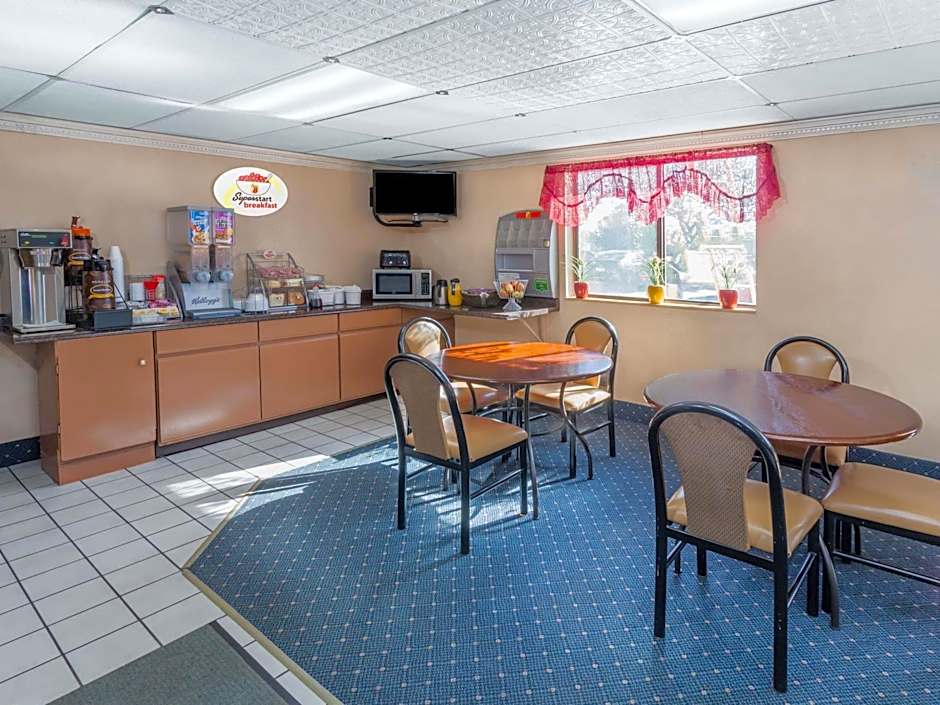 Super 8 by Wyndham Merrillville/Gary Area