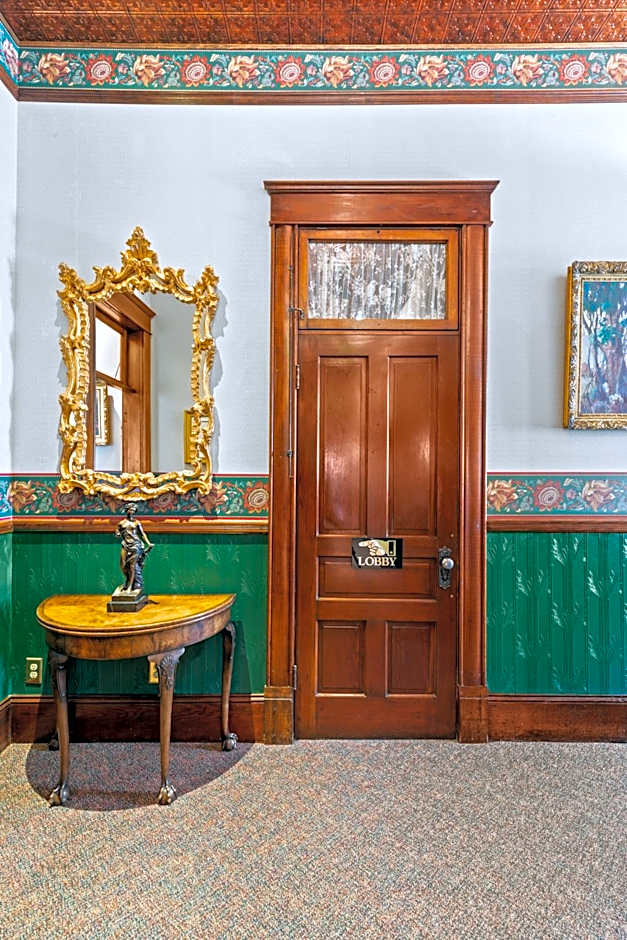 The Peerless Hotel